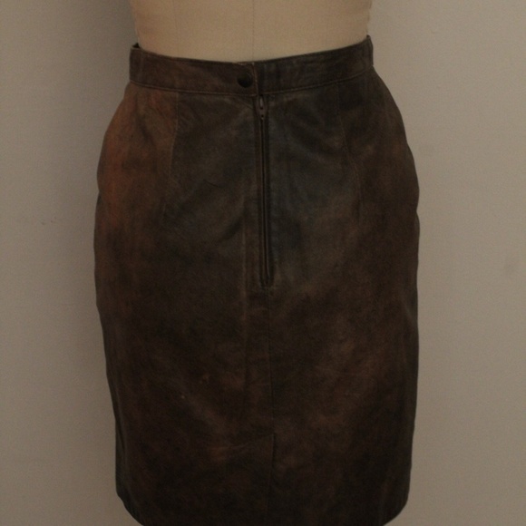 1980’s Vintage Brown Leather Vera Pelle Mini Skirt - Picture 2 of 5